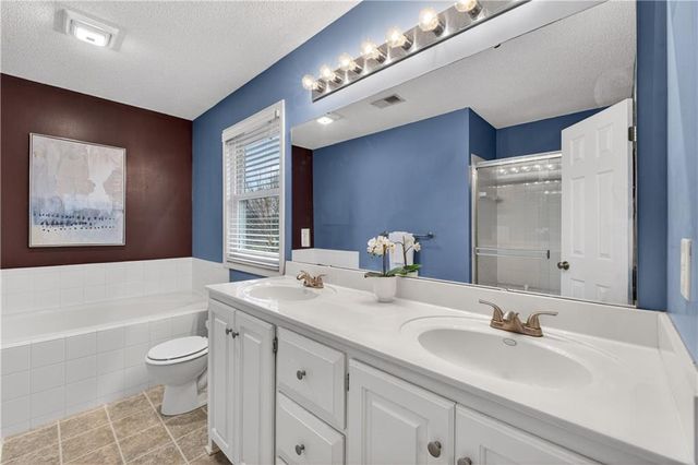 20729 S Barker Road, Spring Hill, KS 66083