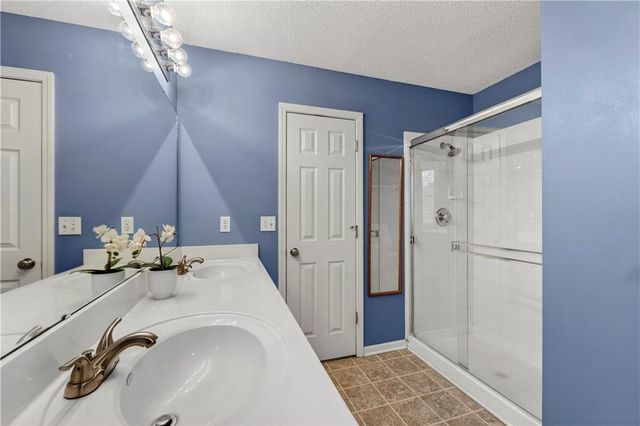 20729 S Barker Road, Spring Hill, KS 66083