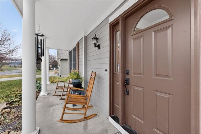 20729 S Barker Road, Spring Hill, KS 66083