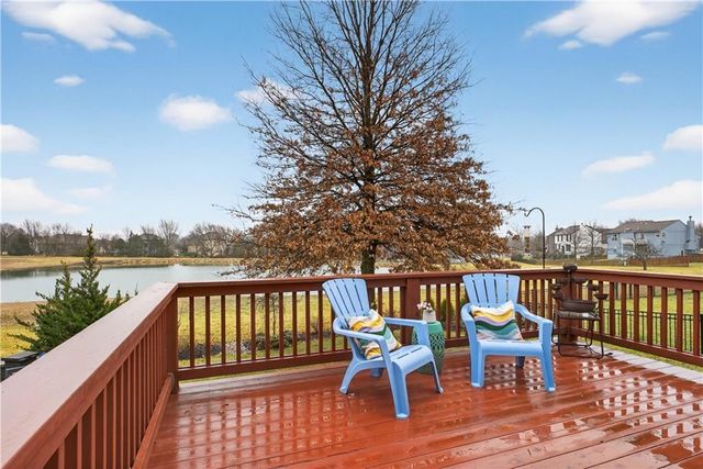 20729 S Barker Road, Spring Hill, KS 66083