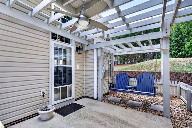 208 Ladyslipper Lane, Jamestown, NC 27282