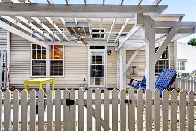208 Ladyslipper Lane, Jamestown, NC 27282
