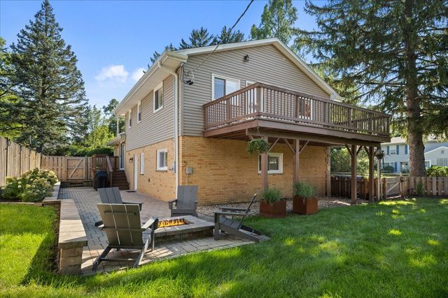 803 Pine Street, Deerfield, IL 60015