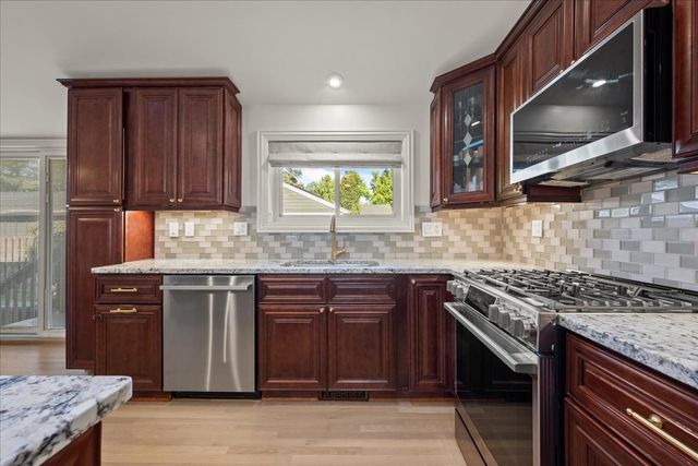 803 Pine Street, Deerfield, IL 60015