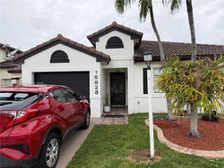 15823 SW 82nd St, Miami, FL 33193