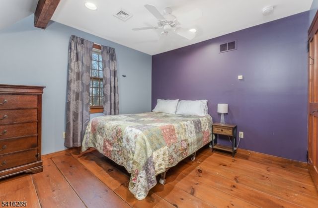 2 Driftway Dr, High Bridge Boro, NJ 08829