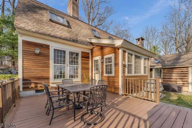 2 Driftway Dr, High Bridge Boro, NJ 08829