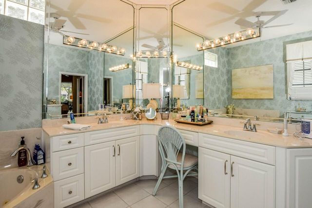 429 TREMINGHAM WAY, Venice, FL 34293