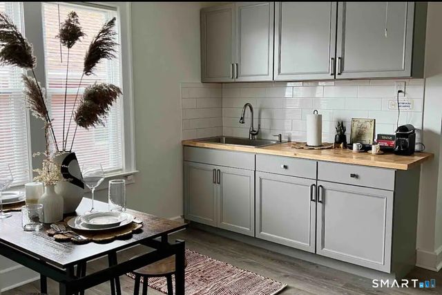 178 Roosevelt Street 3-E, Hartford, CT 06114