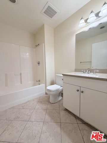 13941 Sherman Way 204, Van Nuys (los Angeles), CA 91405