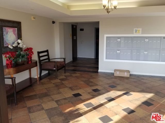 13941 Sherman Way 204, Van Nuys (los Angeles), CA 91405