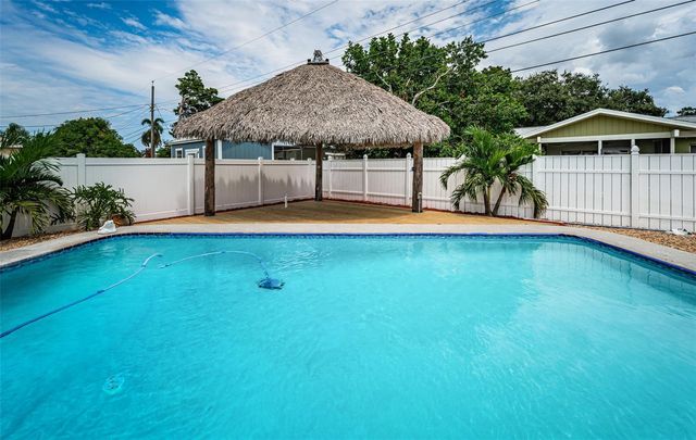 1039 MADISON STREET, Largo, FL 33770
