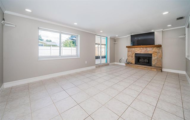 1039 MADISON STREET, Largo, FL 33770