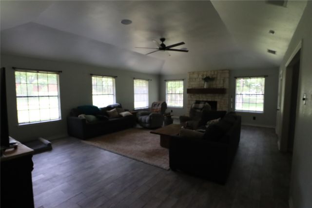 100 Thousand Oaks Lane, Joshua, TX 76058