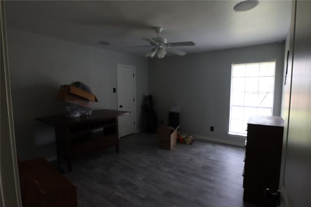 100 Thousand Oaks Lane, Joshua, TX 76058