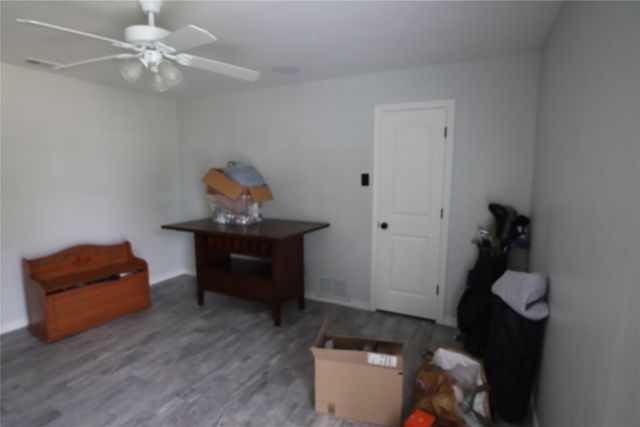 100 Thousand Oaks Lane, Joshua, TX 76058