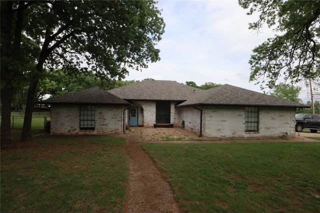 100 Thousand Oaks Lane, Joshua, TX 76058