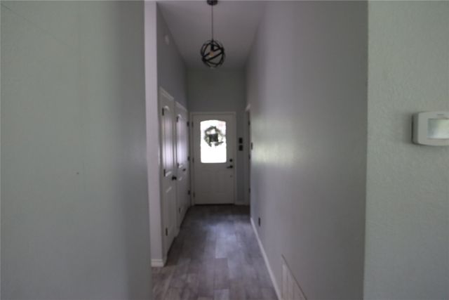 100 Thousand Oaks Lane, Joshua, TX 76058