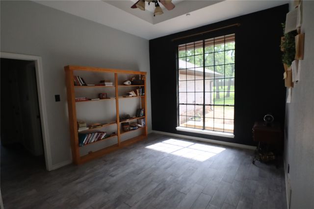 100 Thousand Oaks Lane, Joshua, TX 76058