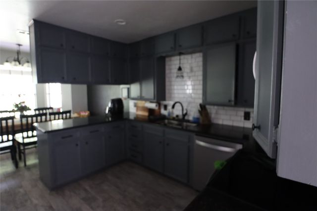 100 Thousand Oaks Lane, Joshua, TX 76058