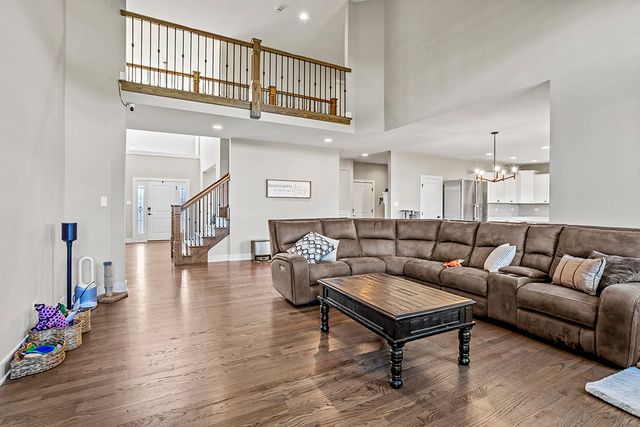 8022 Stanley Trail, Frankfort, IL 60423