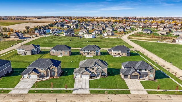 8022 Stanley Trail, Frankfort, IL 60423