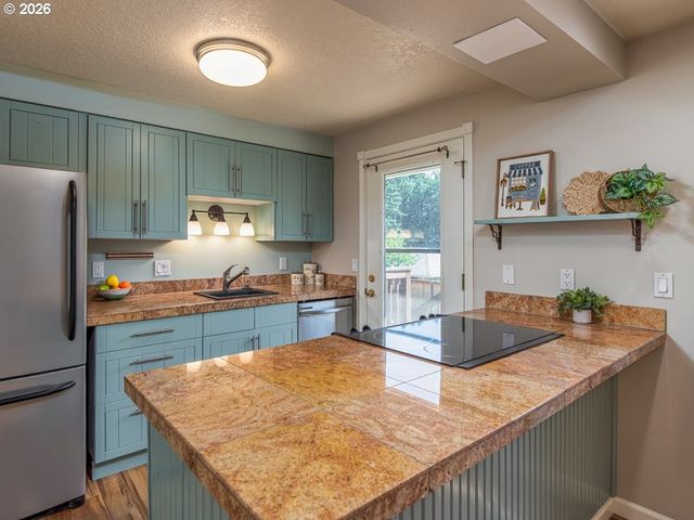 15110 Sw BARLOW Ct, Beaverton, OR 97007