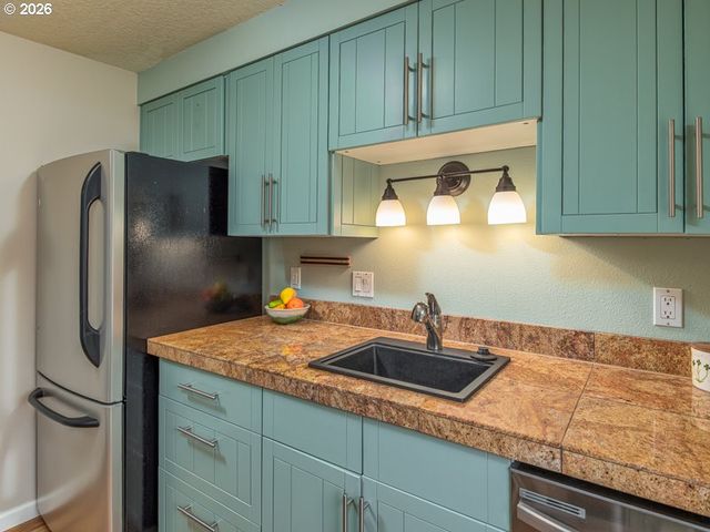 15110 Sw BARLOW Ct, Beaverton, OR 97007