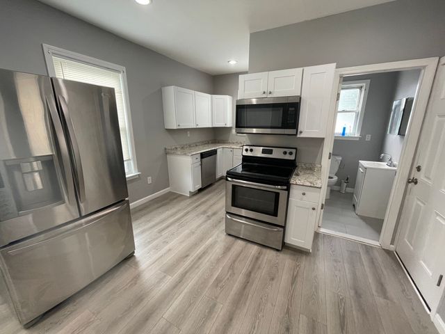 13 Elmwood Ave 1, Lynn, MA 01905