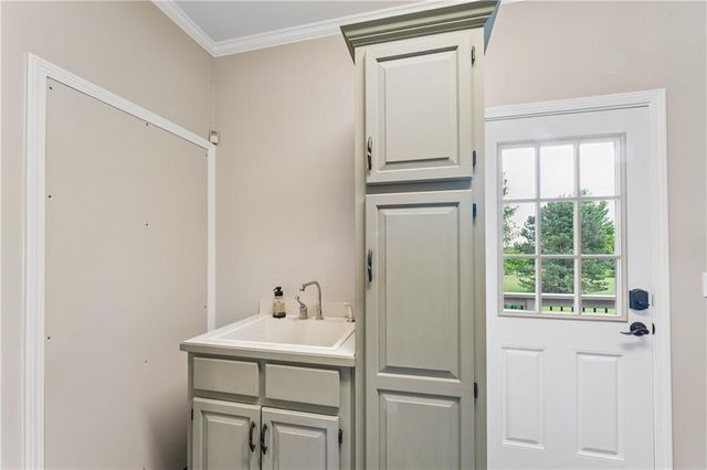 23237 Nall Road, Bucyrus, KS 66013