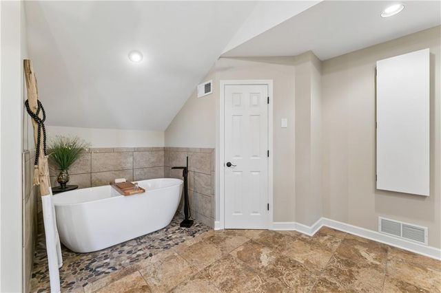 23237 Nall Road, Bucyrus, KS 66013