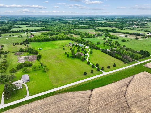 23237 Nall Road, Bucyrus, KS 66013
