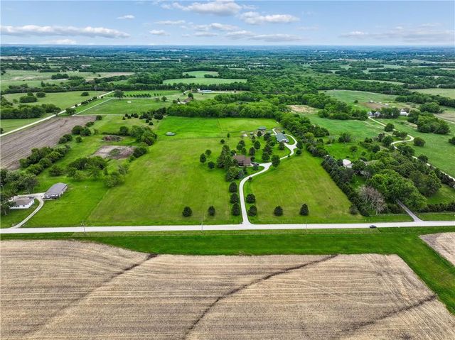 23237 Nall Road, Bucyrus, KS 66013
