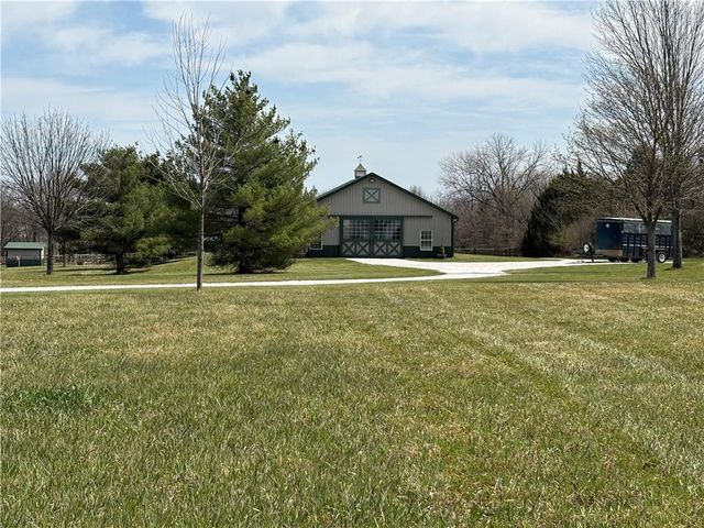 23237 Nall Road, Bucyrus, KS 66013