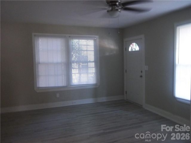 2431 Columbus Circle 15, Charlotte, NC 28208