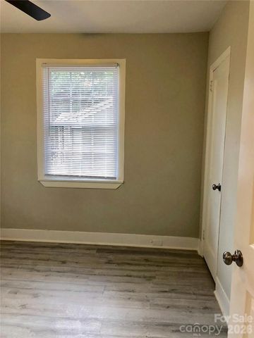 2431 Columbus Circle 15, Charlotte, NC 28208
