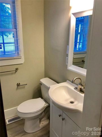 2431 Columbus Circle 15, Charlotte, NC 28208