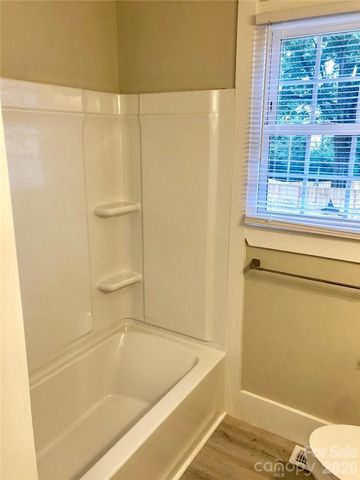 2431 Columbus Circle 15, Charlotte, NC 28208