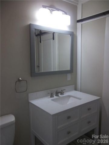 2431 Columbus Circle 15, Charlotte, NC 28208
