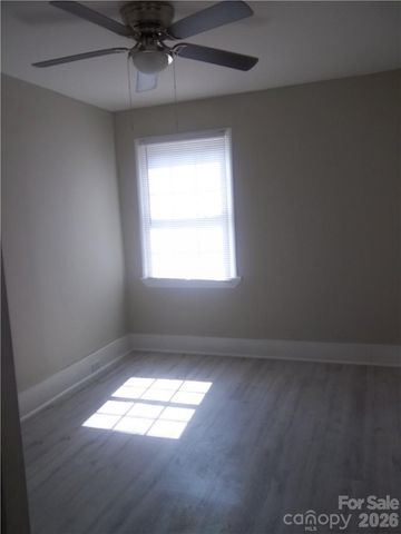 2431 Columbus Circle 15, Charlotte, NC 28208