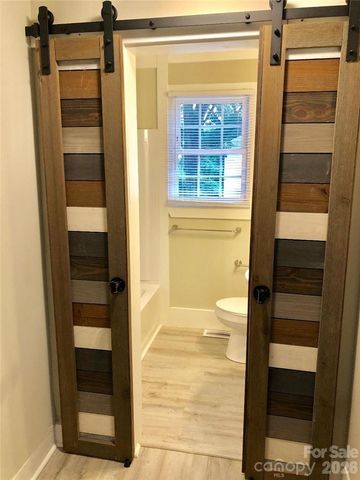 2431 Columbus Circle 15, Charlotte, NC 28208