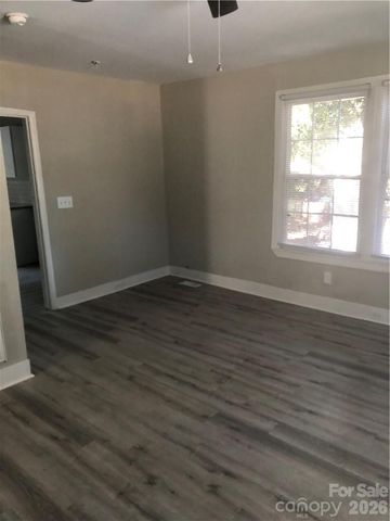 2431 Columbus Circle 15, Charlotte, NC 28208