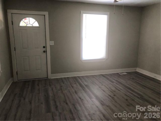 2431 Columbus Circle 15, Charlotte, NC 28208