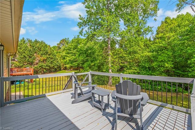 6721 Fairwood Court, Clemmons, NC 27012