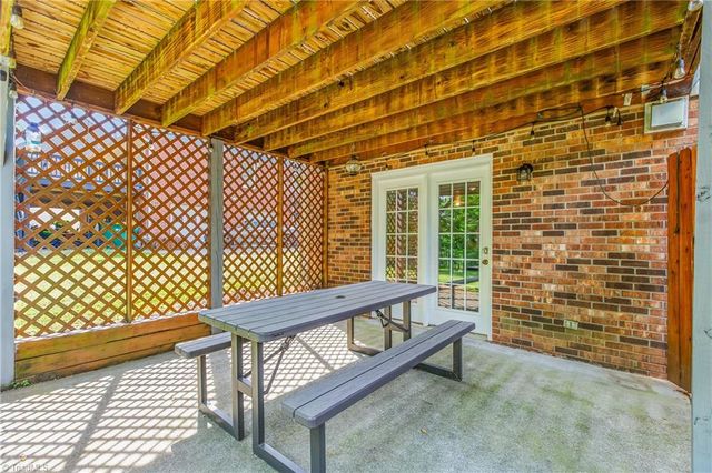 6721 Fairwood Court, Clemmons, NC 27012