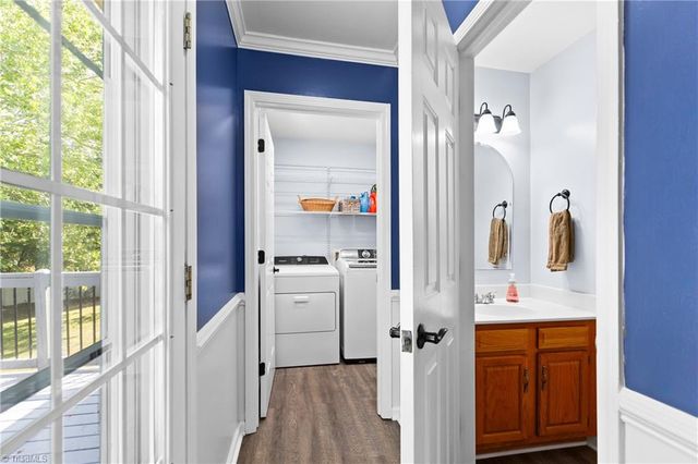 6721 Fairwood Court, Clemmons, NC 27012