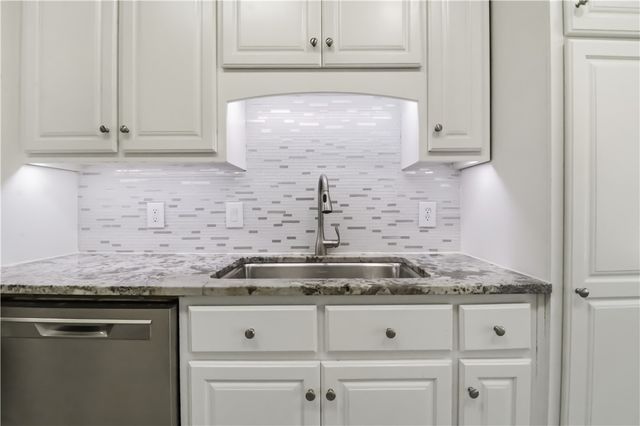 536 N Fox Meadows Lane, Fayetteville, AR 72704
