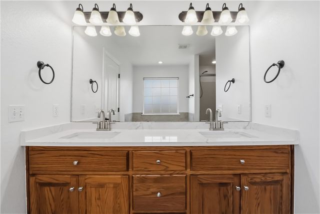 536 N Fox Meadows Lane, Fayetteville, AR 72704