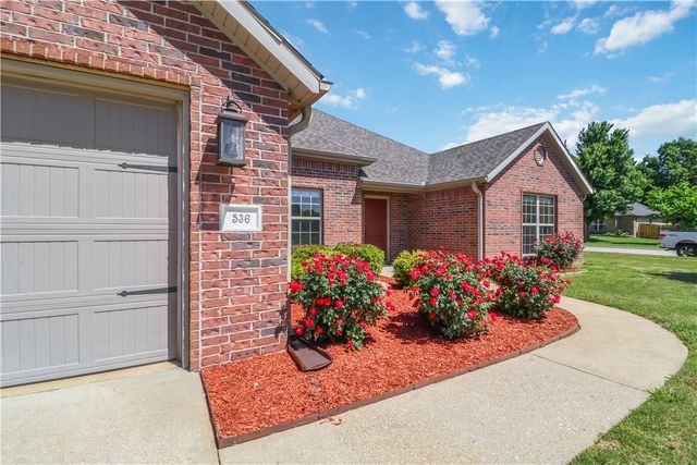536 N Fox Meadows Lane, Fayetteville, AR 72704