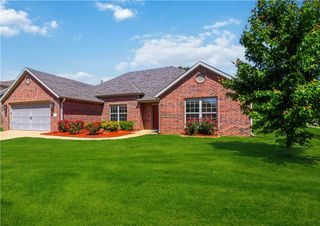 536 N Fox Meadows Lane, Fayetteville, AR 72704